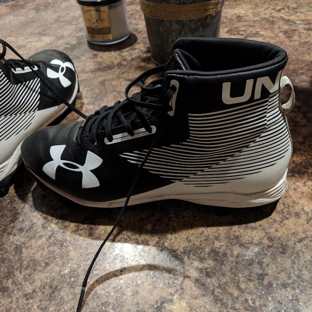 Men's Under Armour Football Cleats shoe size 11